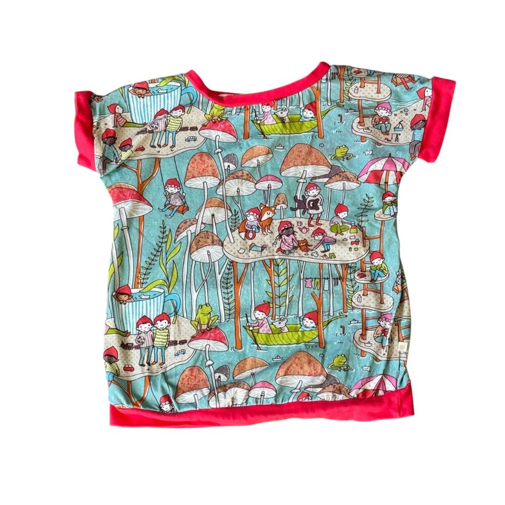 Whimsical Mushroom-Themed Kids T-Shirt With Playful Characters 9-10Y